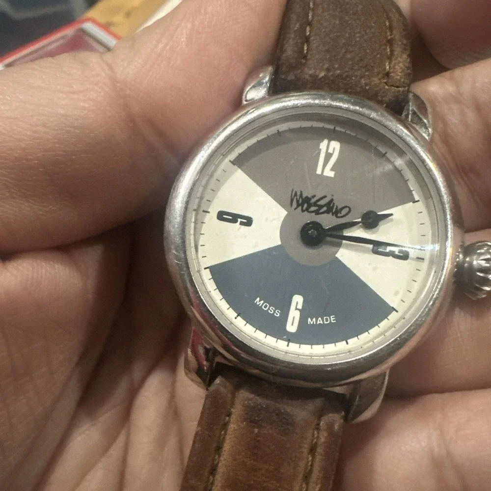 Working Mossimo U-023 Hubble Quartz Vintage Men's Watch Moss Made 34mm Rare